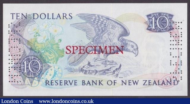 London Coins : A140 : Lot 613 : New Zealand $10 issued 1981, Specimen series NAA 000000, signed Hardie, SPECIMEN ovp...