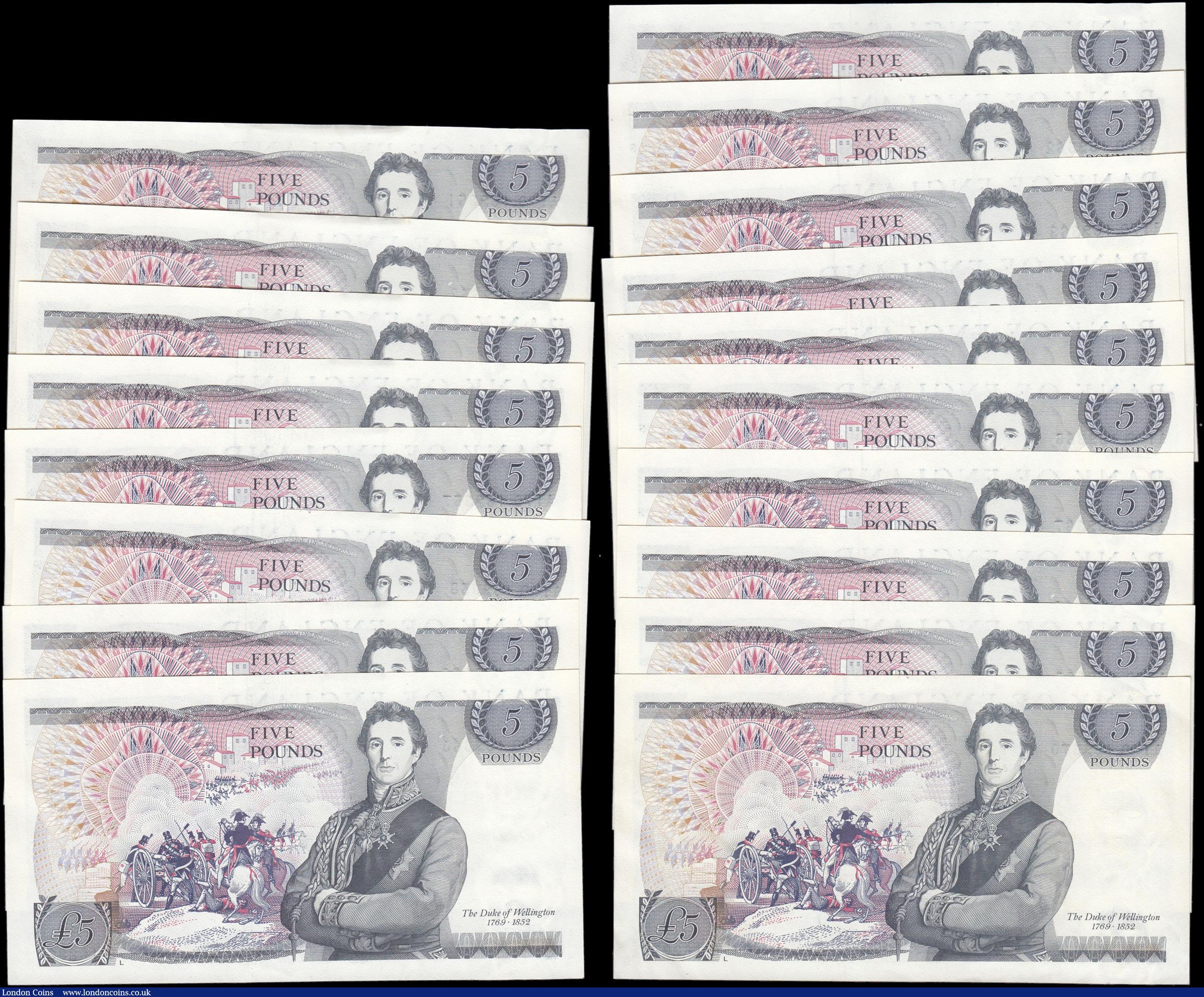 London Coins : A166 : Lot 69 : Five Pounds Page QE2 pictorial & The Duke of Wellington B334 L Reverse issues (18) all about UNC...