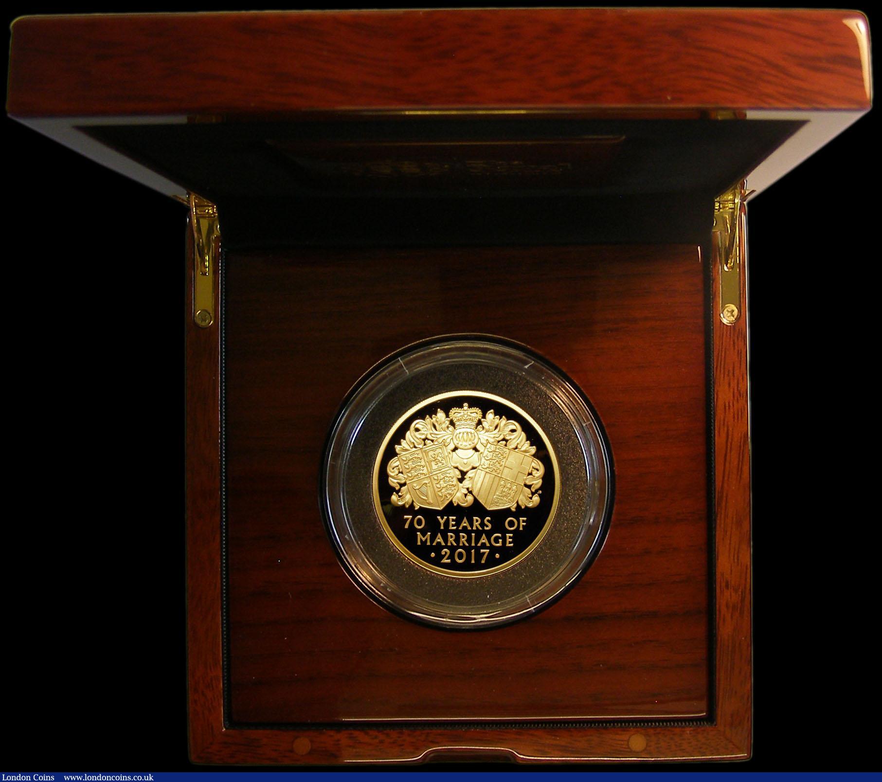 London Coins : A168 : Lot 568 : Ten Pounds 2017 Queen Elizabeth II and Prince Philip 70th Wedding Anniversary S.M10 5oz. Gold Proof ...