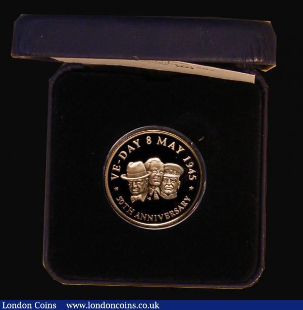 Turks and Caicos Islands 25 Crowns 1995 50th Anniversary of VE Day 14 carat Gold Proof FDC boxed with certificate : World Cased : Auction 175 : Lot 735