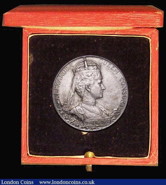 London Coins : A178 : Lot 582 : Coronation of Edward VII 1902 31mm diameter in silver, The Official Royal Mint issue, by G.W. de Sau...