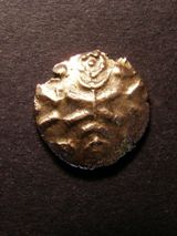 London Coins : A125 : Lot 640 : Corieltauvi, Vep Corf gold stater. Wreath design, R. disjointed horse left, VEP above ho...