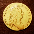 London Coins : A133 : Lot 401 : Guinea 1695 First Bust S.3458 Fine/Near Fine