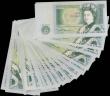 London Coins : A165 : Lot 563 : One Pounds Somerset QE2 pictorial & Sir Isaac Newton B341 issues 1981 (18) includes a FIRST &amp...